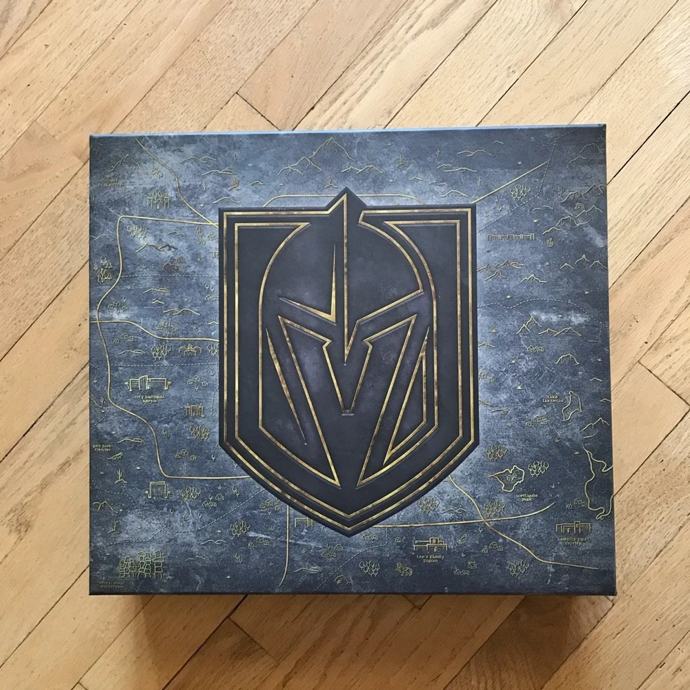 Vegas Golden Knights 2024 Season 8 Member Box Varsity Bomber Jacket XL Scarf Pin - Picture 15 of 15